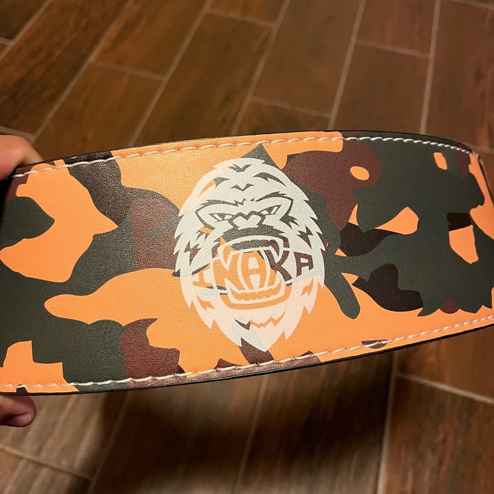 Weightlifting belt